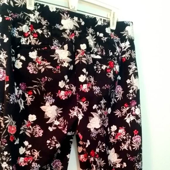 👖🌸💐LANE BRYANT Allie Ruffle Hem Floral Ankle Pants | Size 14 - Picture 3 of 10